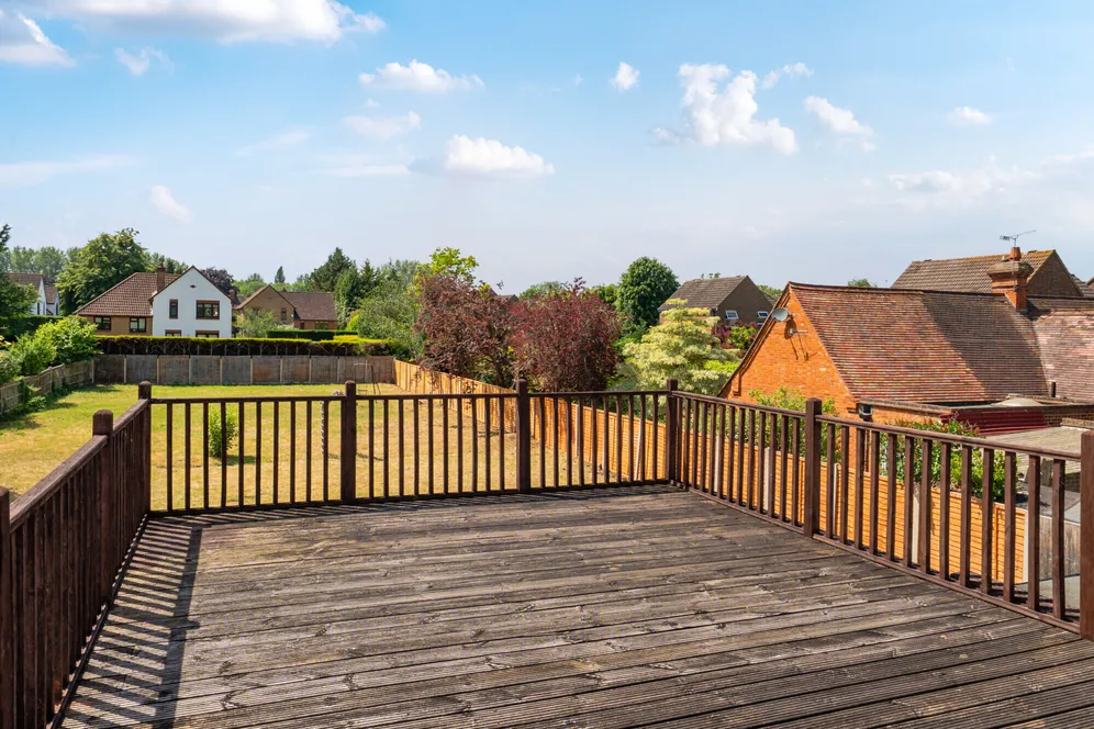 Slough Road, Datchet, SL3 photo 9