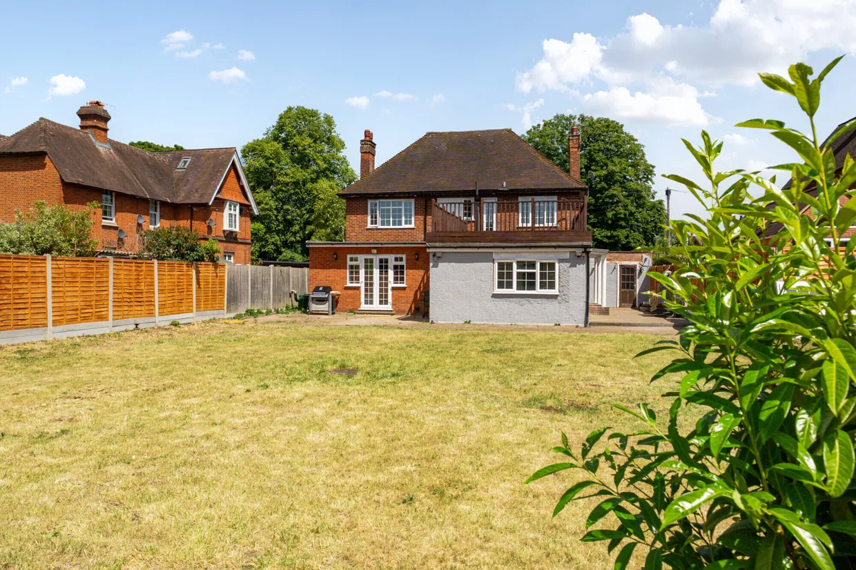 Slough Road, Datchet, SL3 photo 10