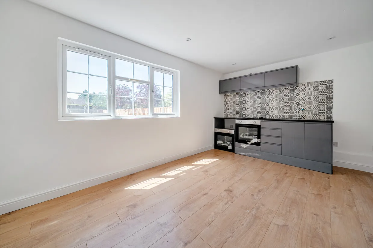 Slough Road, Datchet, SL3 photo 11