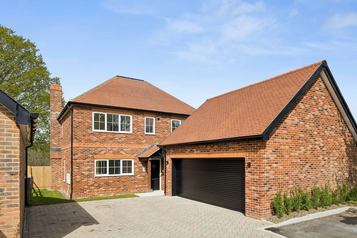 Greenacres Park, Storrington, RH20 photo 1