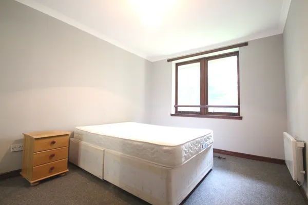 26 Plantation Park Gardens, Glasgow, ...