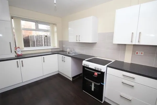 Wellesbourne Drive, M23 0QL