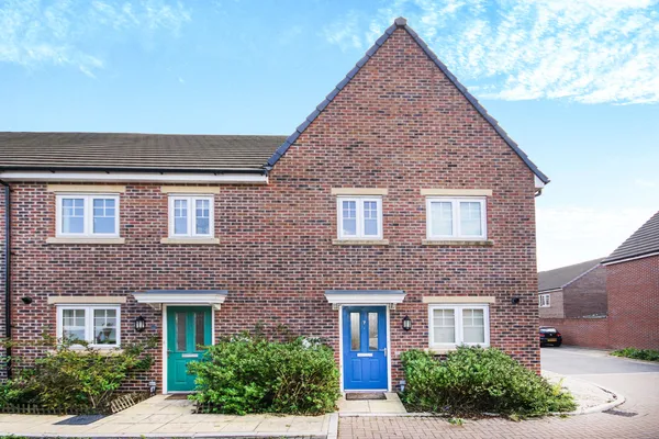 Canal Court, Hempsted
