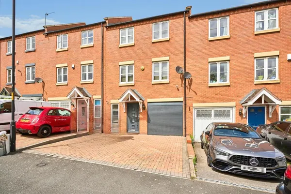 Ragstone Close, Walsall, West Midland...