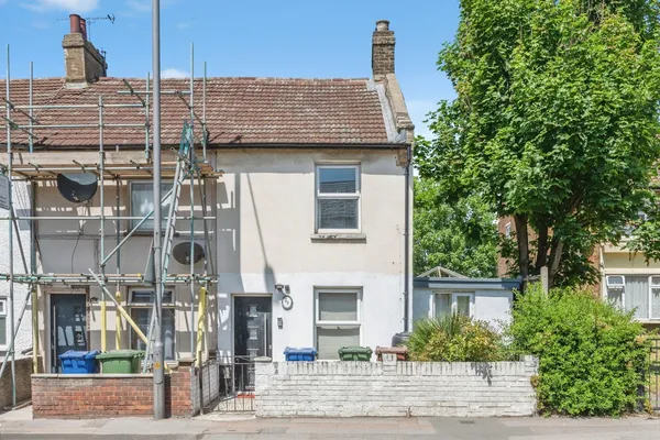 London Road, Grays, Essex, RM20