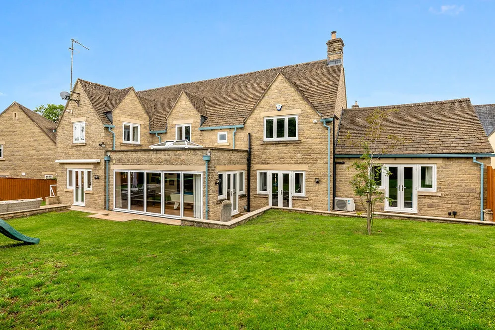 Tall Trees, Cirencester, GL7 photo 24