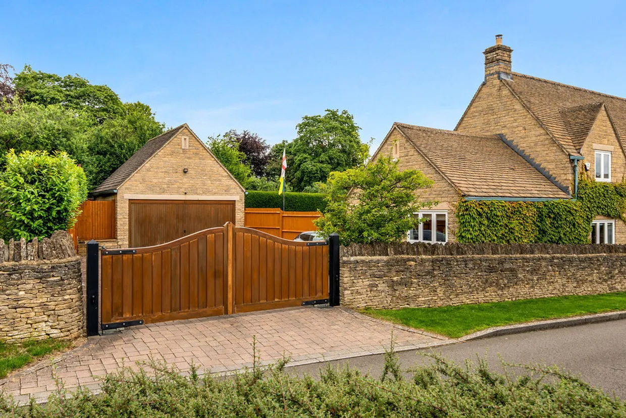 Tall Trees, Cirencester, GL7 photo 25