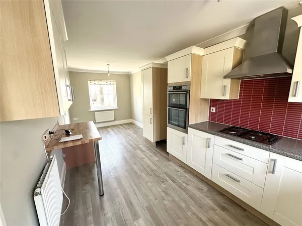 Rhes Brickyard Row, Llanelli, Carmart...