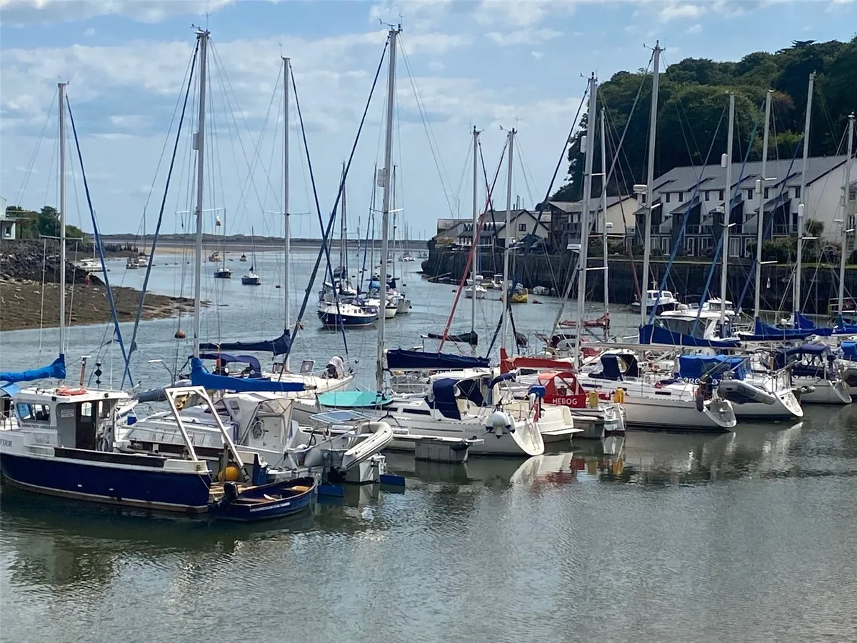 Porthmadog, Gwynedd, LL49
