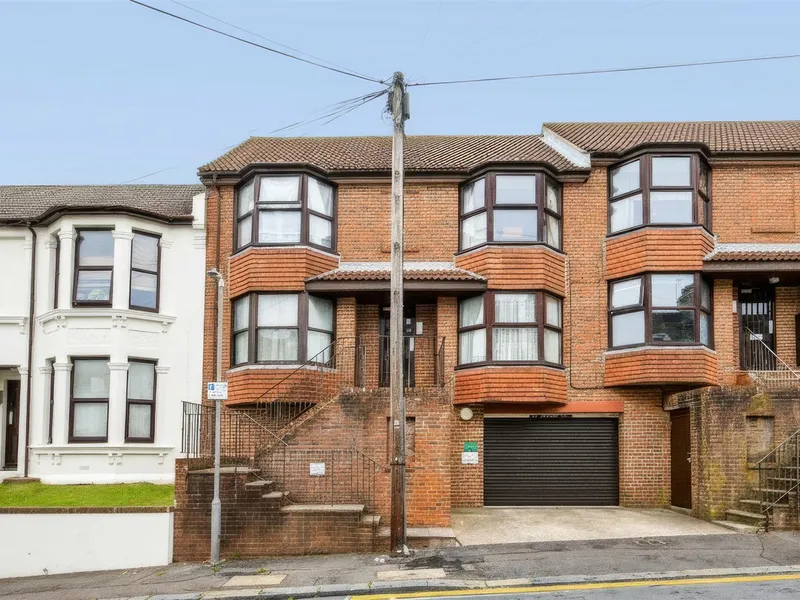 Property thumbnail 3 out of 3