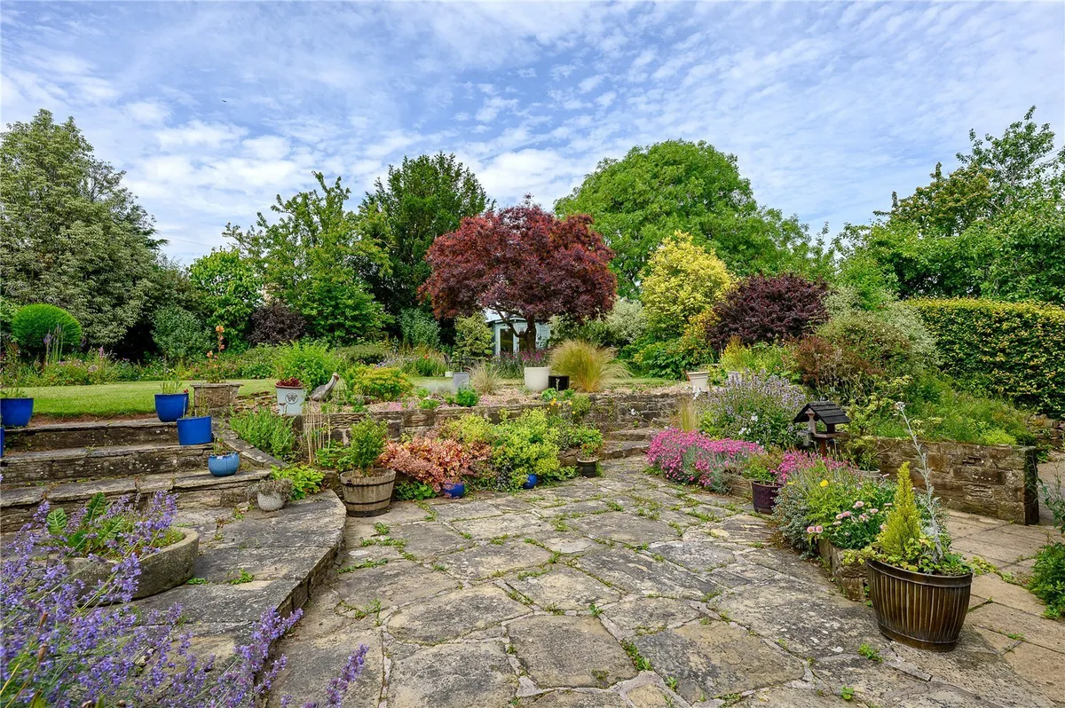 Woodacre Crescent, Bardsey, LS17