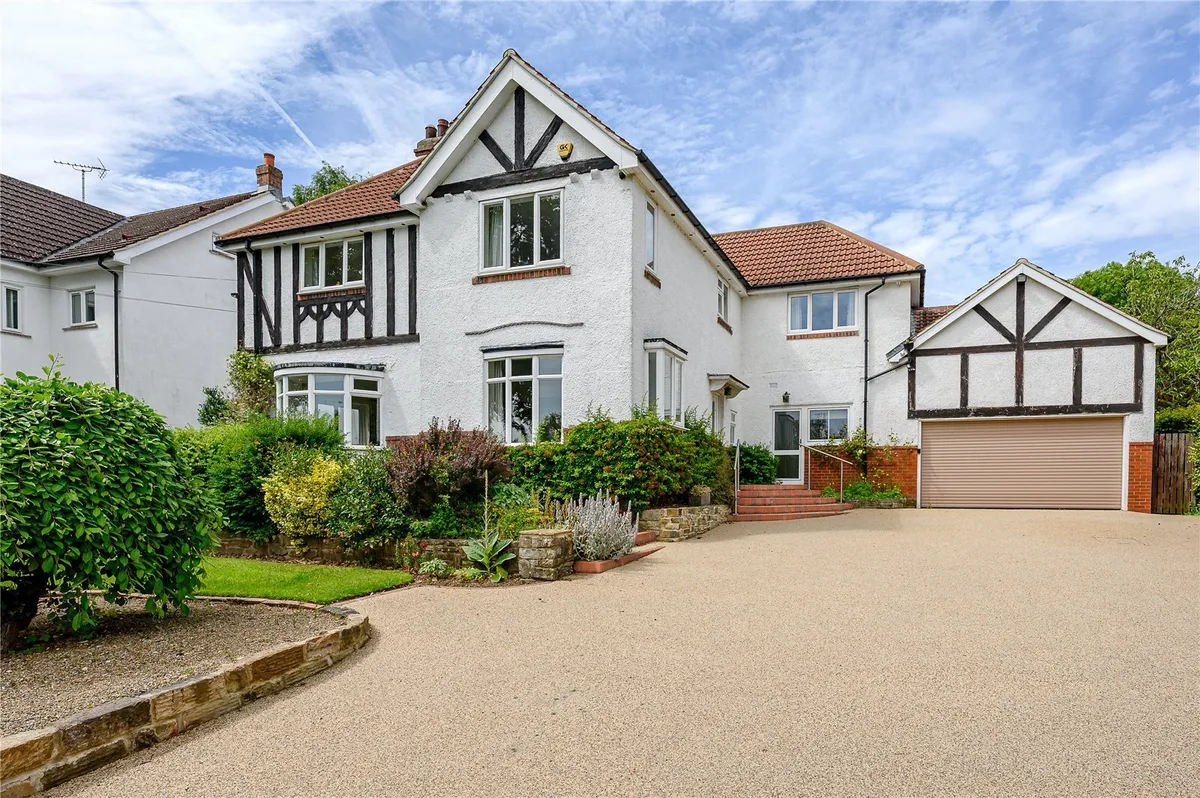 Woodacre Crescent, Bardsey, LS17