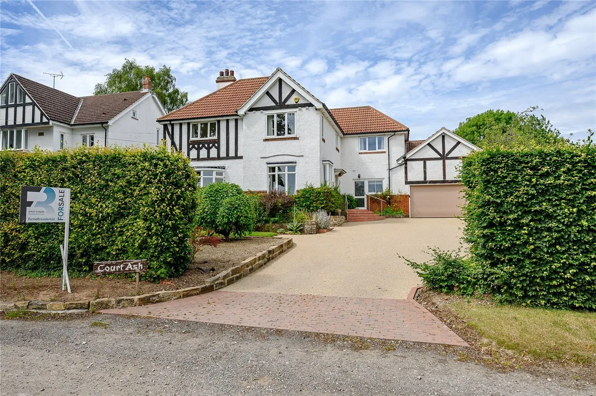 Woodacre Crescent, Bardsey, LS17