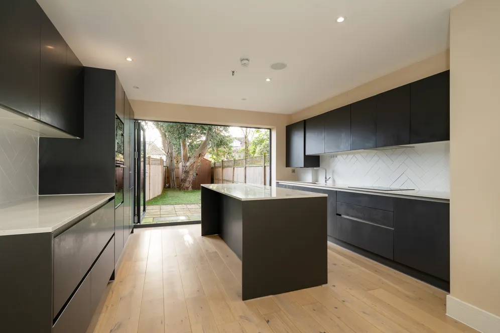 Golden Manor, Hanwell, W7 photo 3