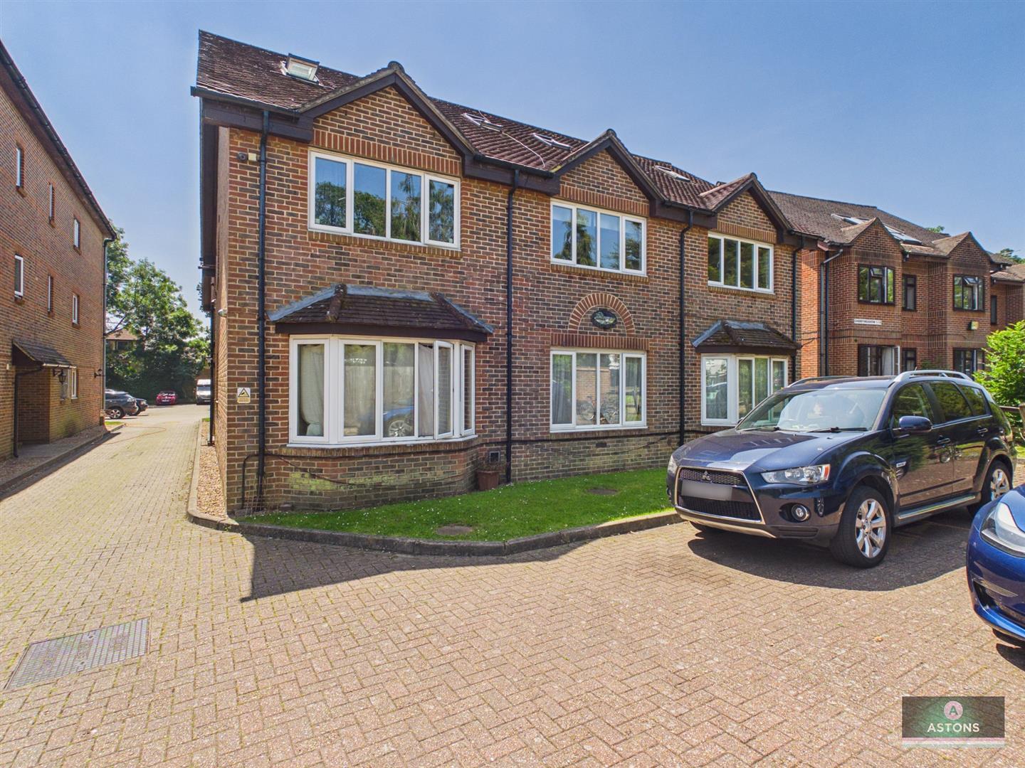 Maple Green, Southgate Image 1