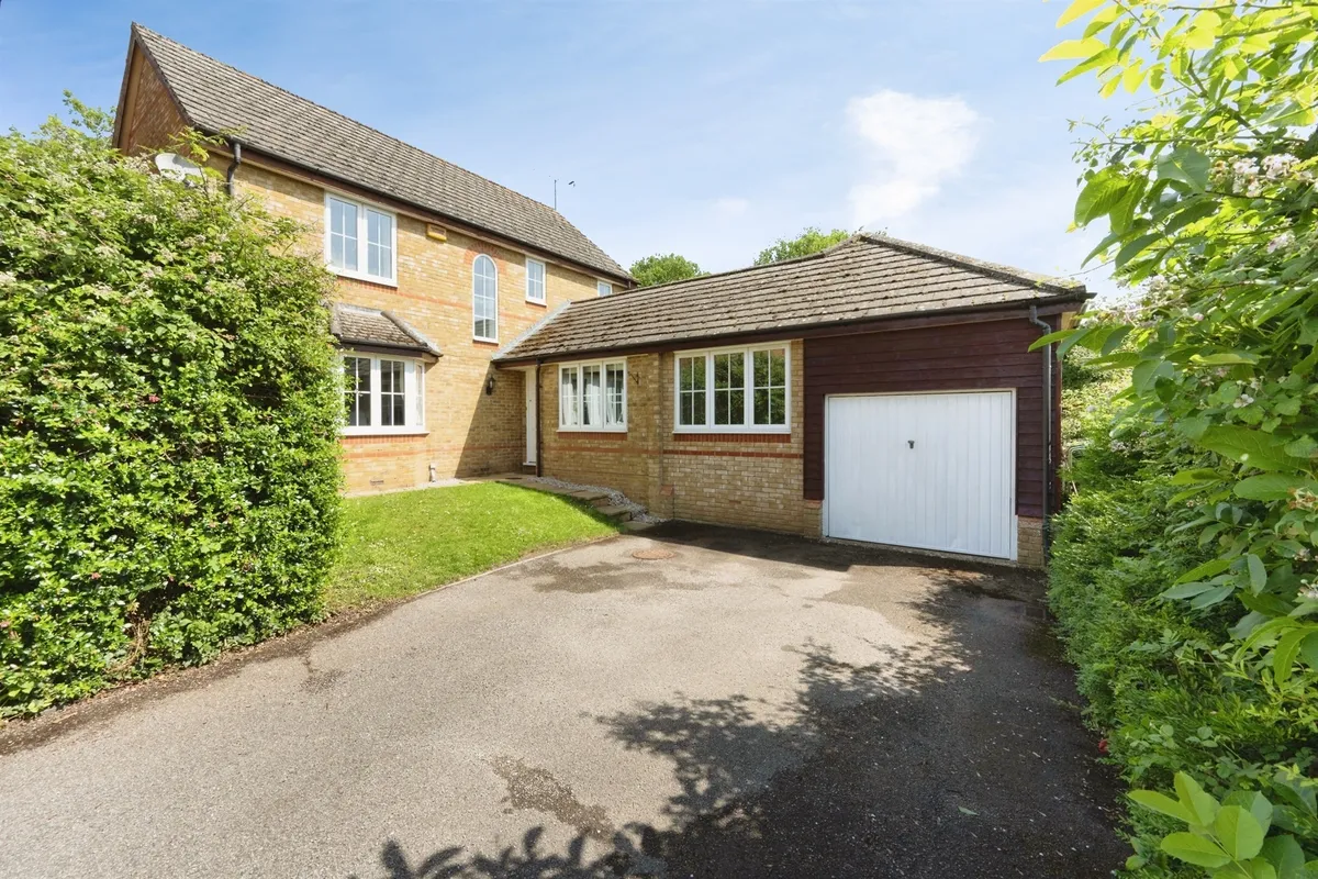 The Meadows, Whitchurch, Aylesbury