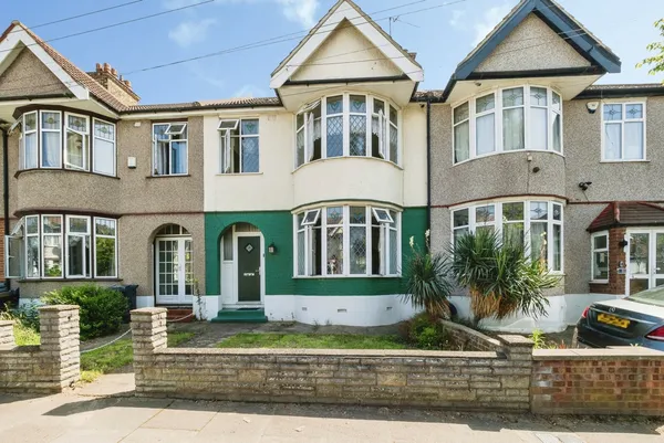 Ashburton Avenue, Barking, Essex, IG3