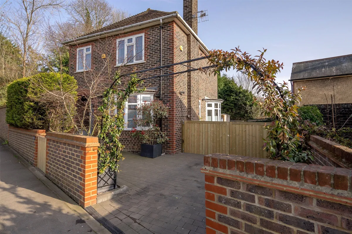 Hooley Lane, Redhill, Surrey, RH1