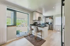 Spring Plat, Crawley