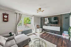 Spring Plat, Crawley