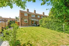 Spring Plat, Crawley