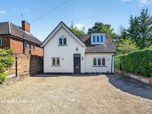 Woodcote Road, Epsomphoto
