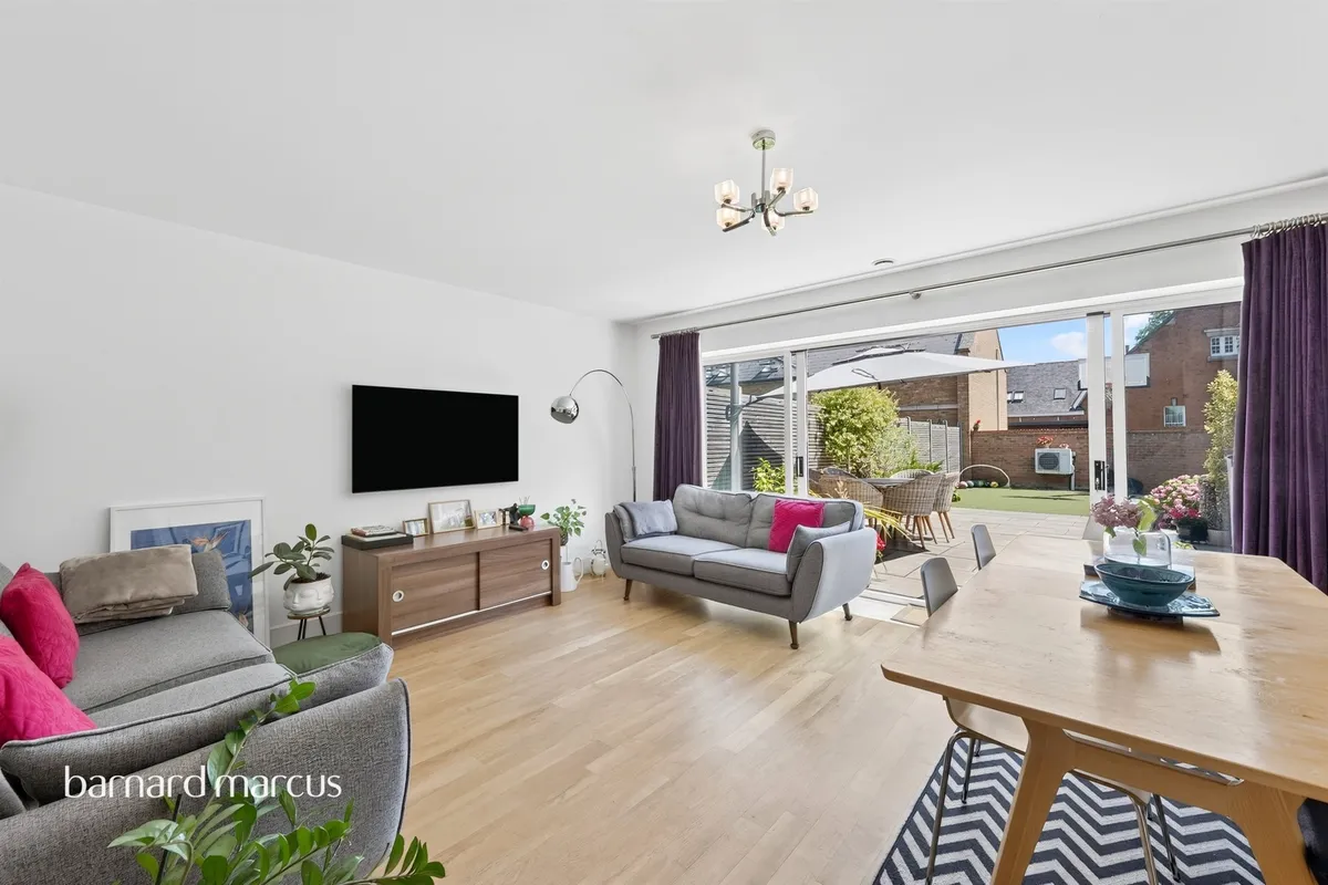 Parkview Way, Epsom