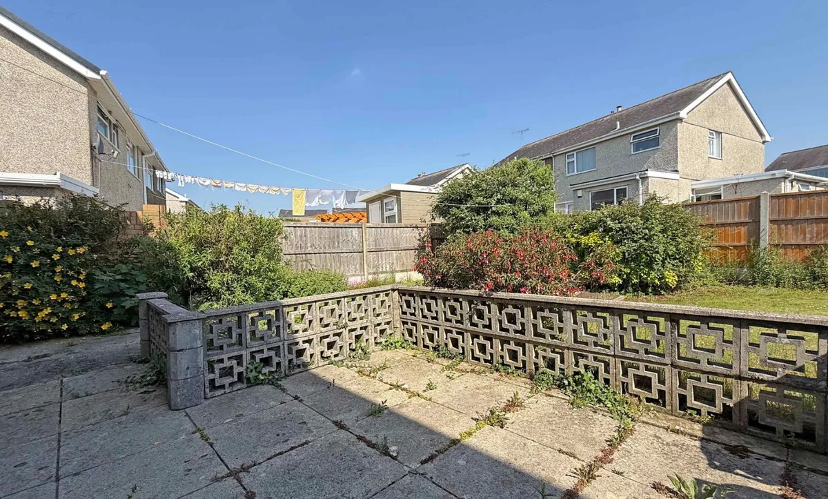 Ffordd Eryri, Caernarfon, Gwynedd, LL55