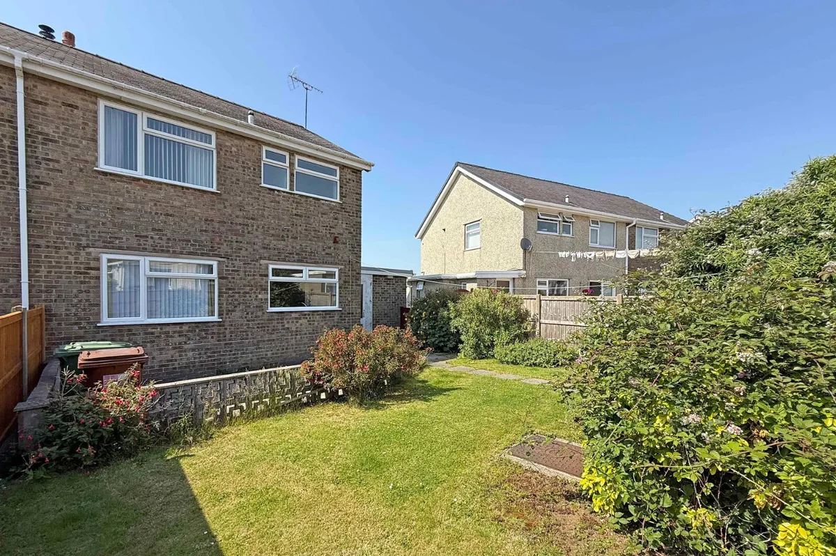 Ffordd Eryri, Caernarfon, Gwynedd, LL55