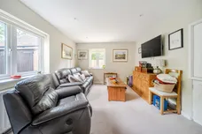 The Close, Farnham, GU9 photo 6