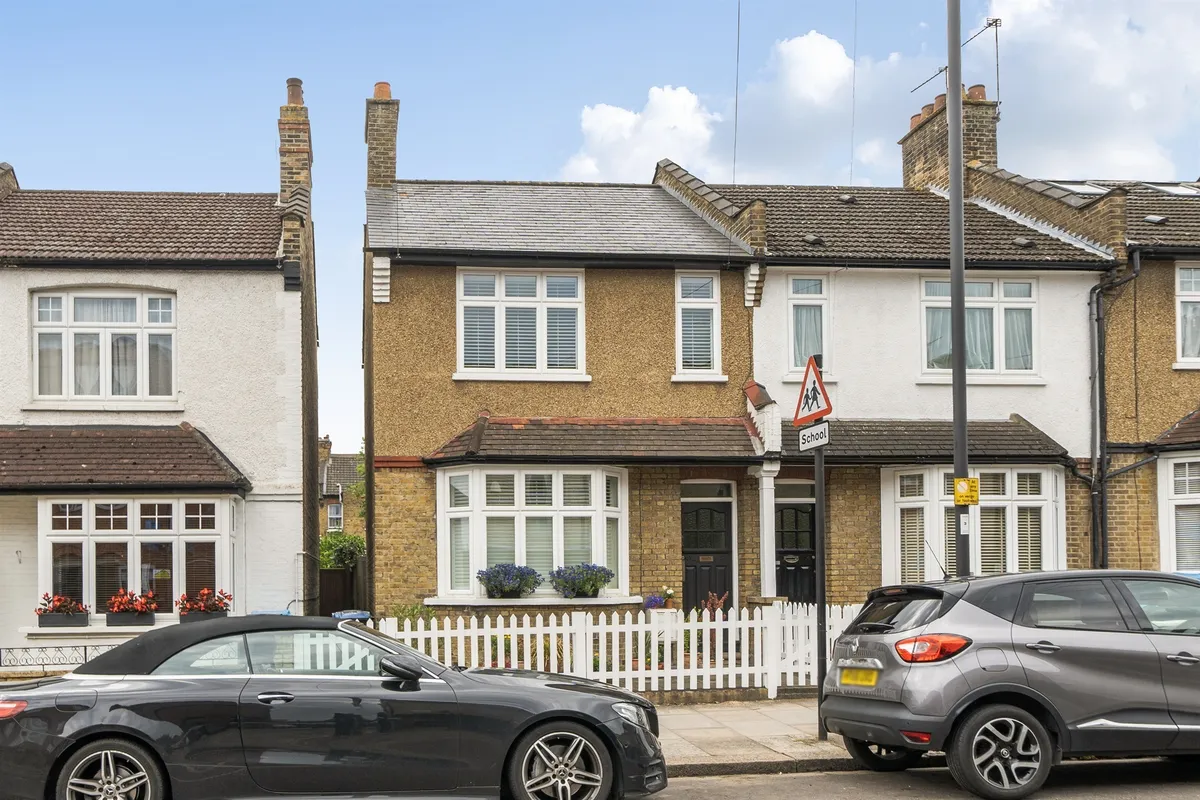 Holtwhites Hill, Enfield