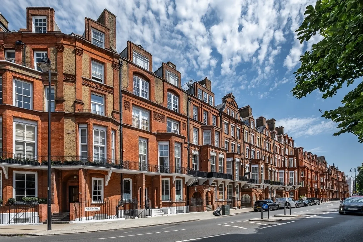 Pont Street Knightsbridge SW1X photo 2