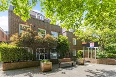 High Road London N20 photo 1