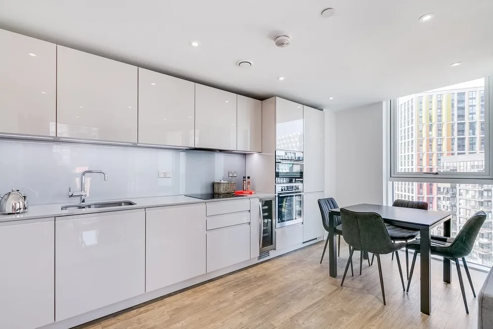 Nine Elms Point, 50 Wandsworth Road London SW8 photo 2