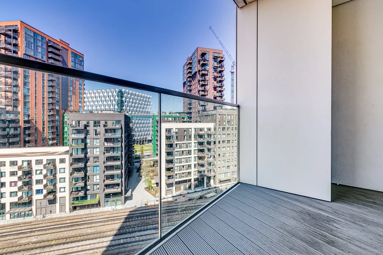 Nine Elms Point, 50 Wandsworth Road London SW8 photo 6