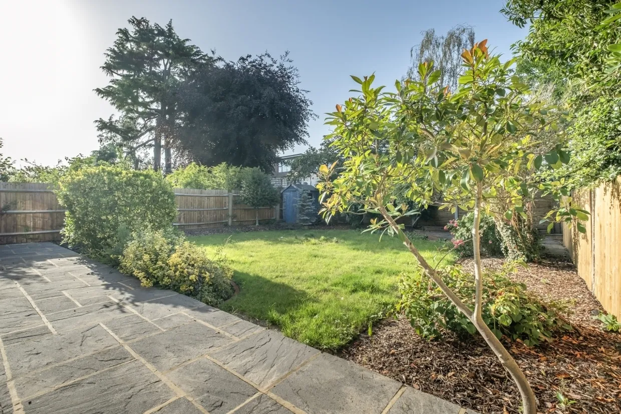 Stonehill Road, East Sheen SW14 photo 2