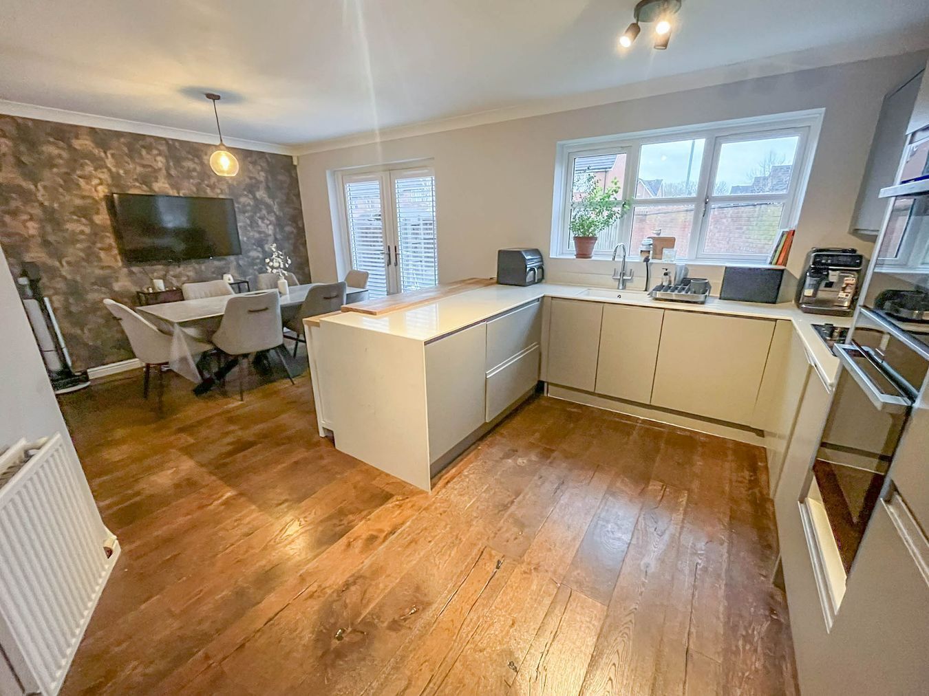 Timber Court, Rugby, CV22