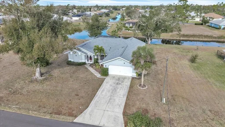 272 Broadmoor Ln, Rotonda, FL 33947