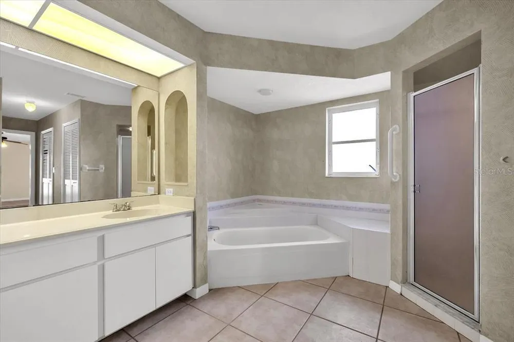 272 Broadmoor Ln, Rotonda, FL 33947