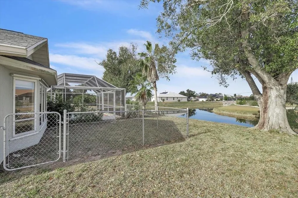 272 Broadmoor Ln, Rotonda, FL 33947