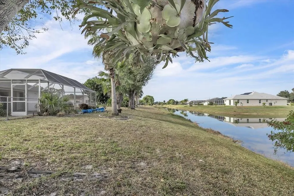 272 Broadmoor Ln, Rotonda, FL 33947