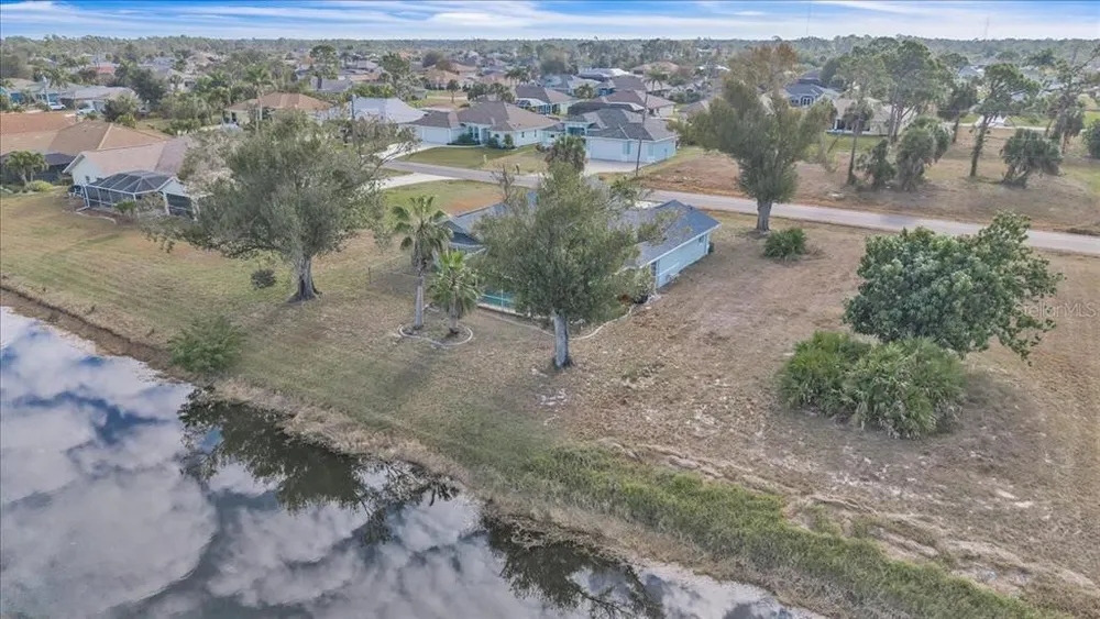 272 Broadmoor Ln, Rotonda, FL 33947