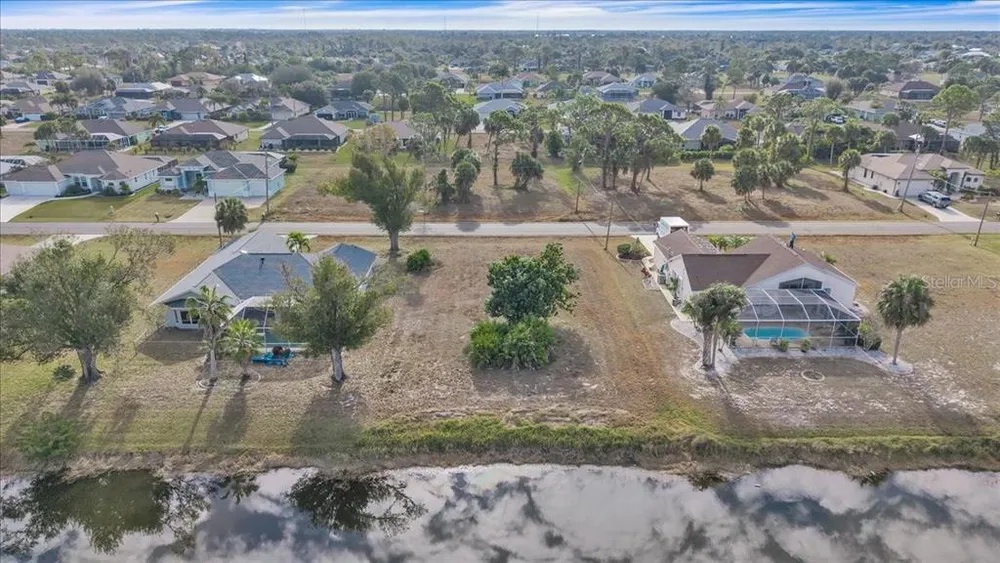 272 Broadmoor Ln, Rotonda, FL 33947