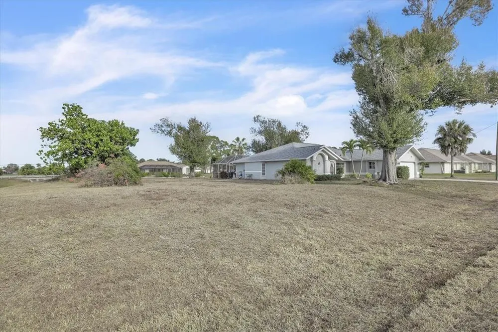 272 Broadmoor Ln, Rotonda, FL 33947