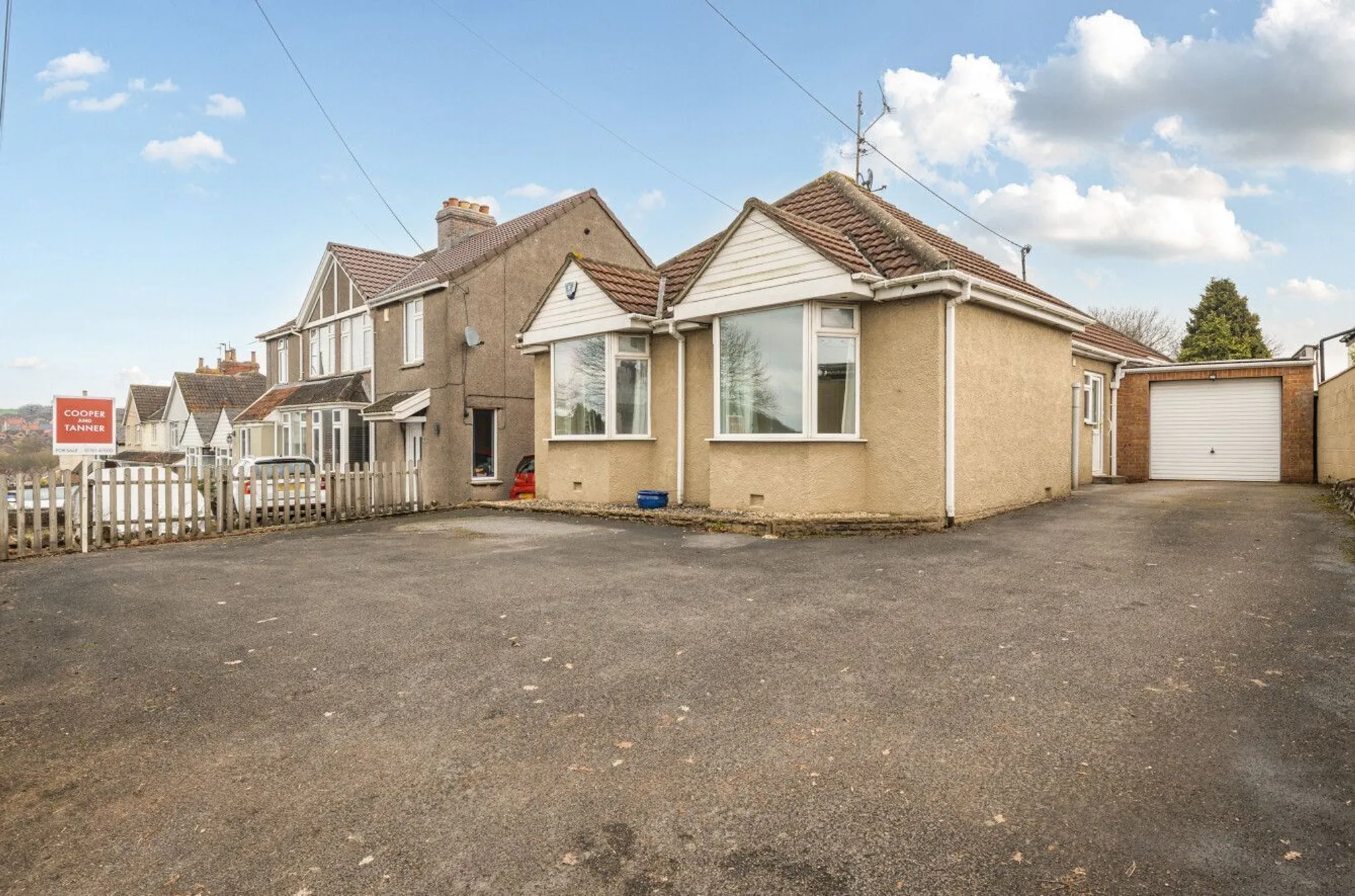 https://mr0.homeflow-assets.co.uk/files/photo/image/47693/7854/_x_/54573928.jpg