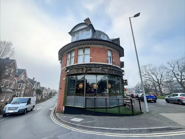 Station Road, Ashley Cross
