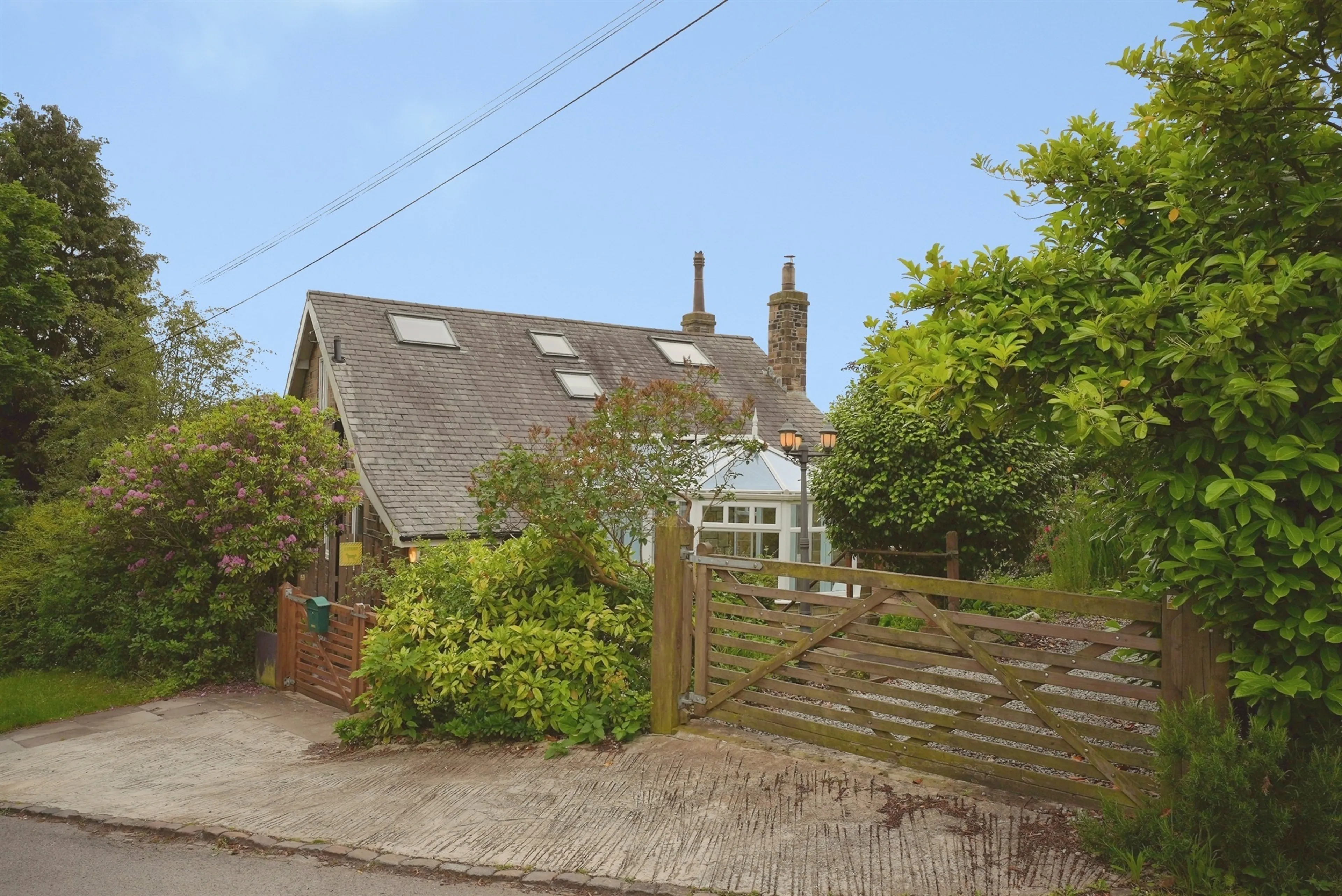Property at Bradford Road, Huddersfield