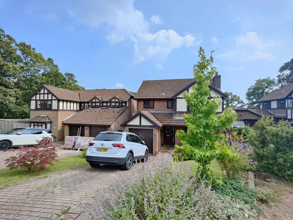 Hawthorne Close
