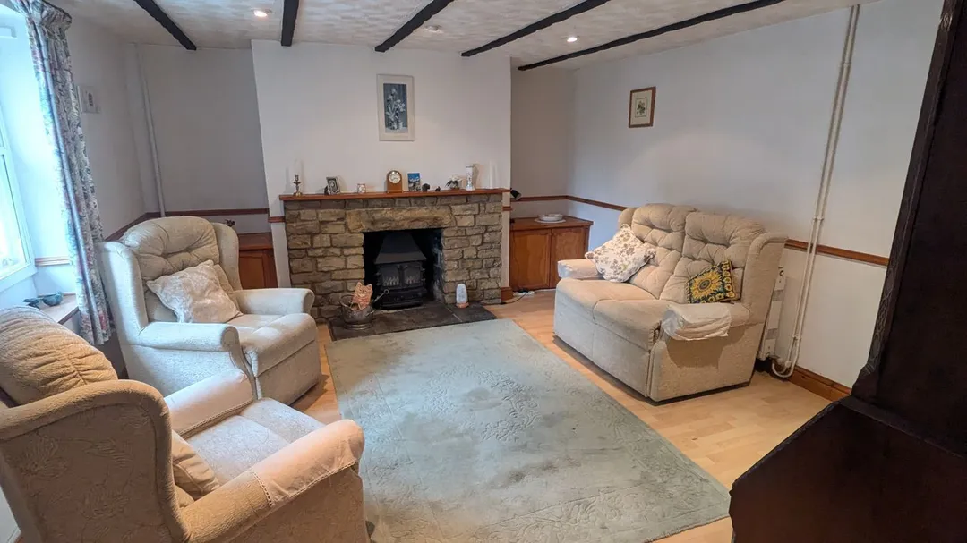 https://mr0.homeflow-assets.co.uk/files/photo/image/47696/0551/_x_/52627016.jpg
