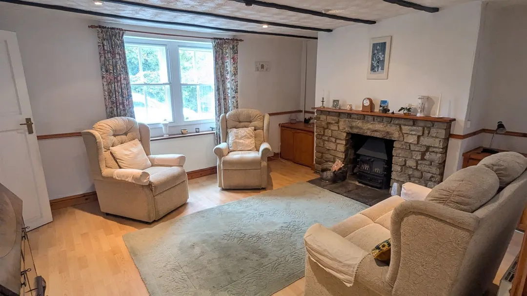 https://mr0.homeflow-assets.co.uk/files/photo/image/47696/0558/_x_/52627106.jpg